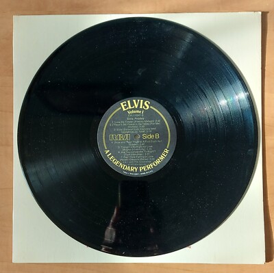 洋楽 Elvis Presley A Legendary Performer Vol1 71yuydwONKL._UF1000,1000_QL80_.jpg