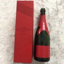Moet & Chandon Champagne Red Limited Edition ...