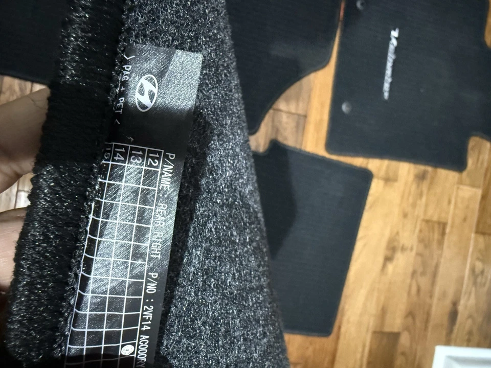 Juego de alfombrillas Hyundai Veloster 2012-2017 nuevas alfombrillas negras originales OEM Foto 4 de 4