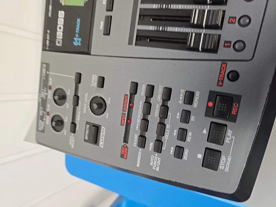 Boss BR-8 Digital Recording Studio MTR Multi Track Recorder . No Charger - Image 4 of 4