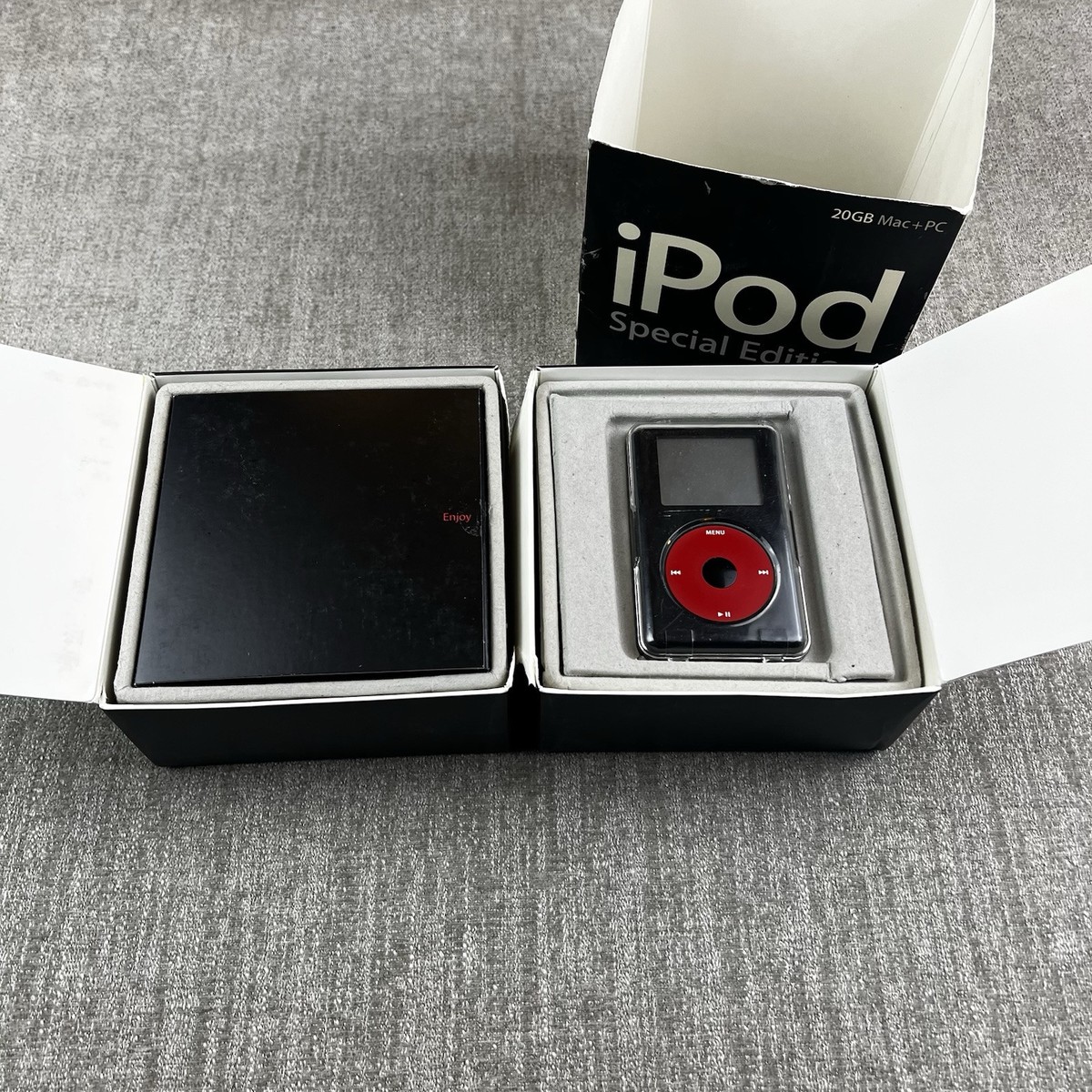 Apple iPod U2 Special Edition 2004 4th Gen Black/Red 20 GB WITH