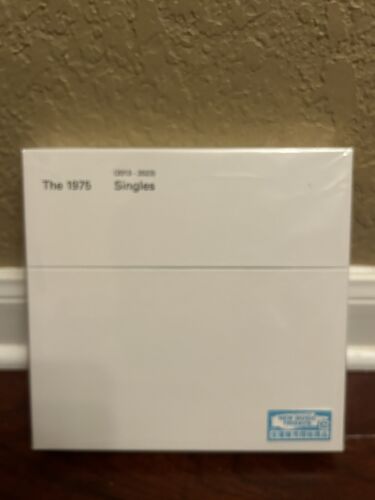The 1975 Singles 2013-2023, 5 x 7” Vinyl Box Set (Japan Import) Ships from US - Picture 1 of 2