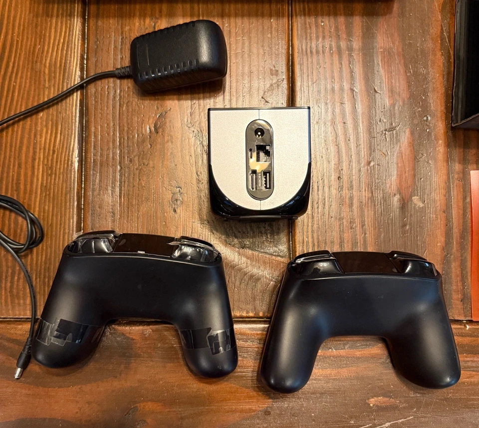 Игровая консоль и контроллер OUYA с дополнительной коробкой контроллера в комплекте - Изображение 3 из 4