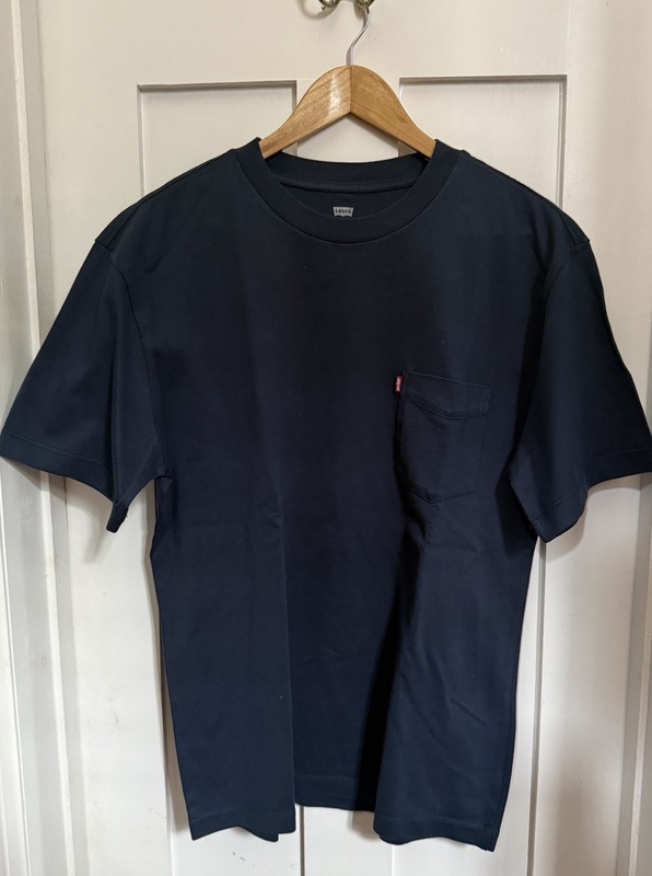 Levi’s The Pocket Tee Men’s Blue Cotton Standard Fit Crew Neck Pocket S