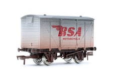 Dapol 4F-011-173 OO Gauge Ventilated Van BSA Motorcycles Weathered