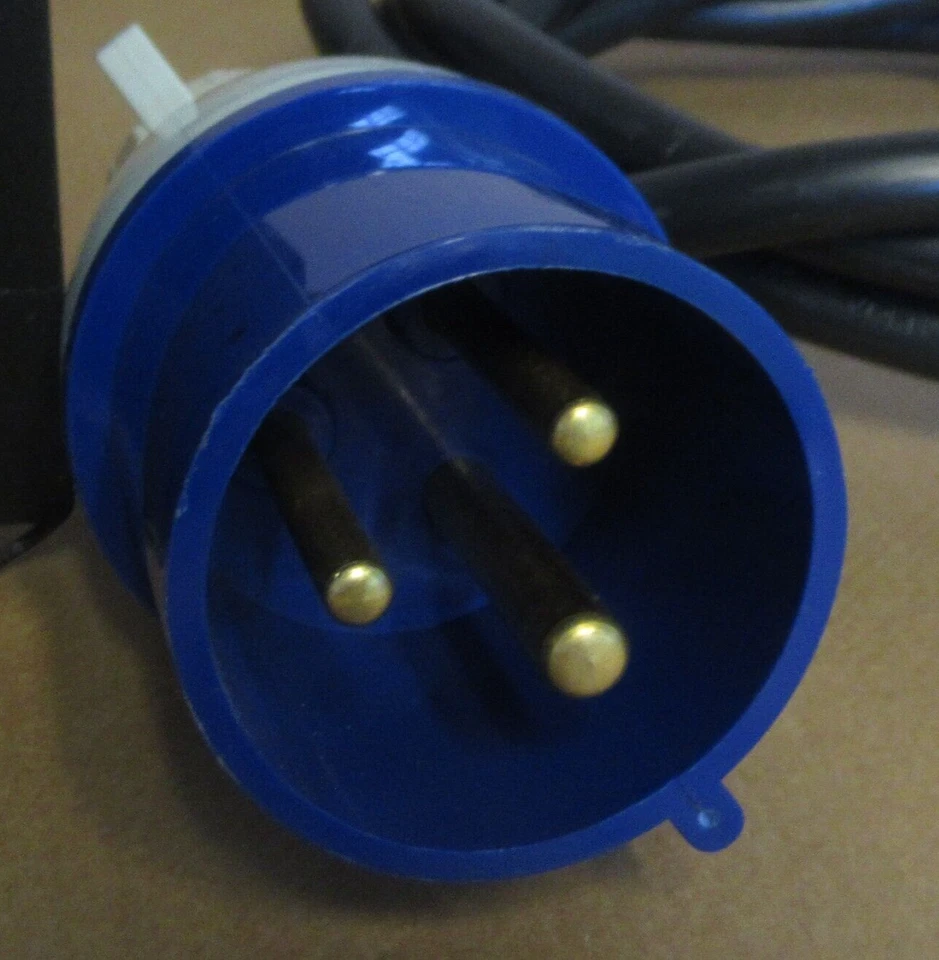 Austin Hughes InfraPower 32A Metered PDU 20x C13 IEC309 H20C13-32A-W/F_EN/3B-1 - Image 3 of 4