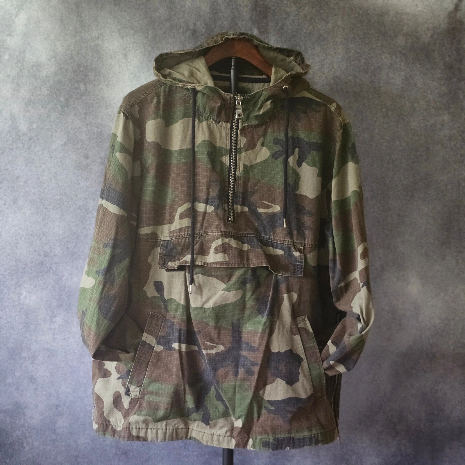 Forever 21 Men Woodland Camo Ripstop Anorak Pullover Jacket US Large - product detail image 1