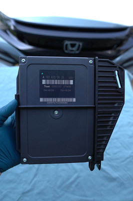 04-08 Chrysler Crossfire BCM Body Control Module Computer 1938200626