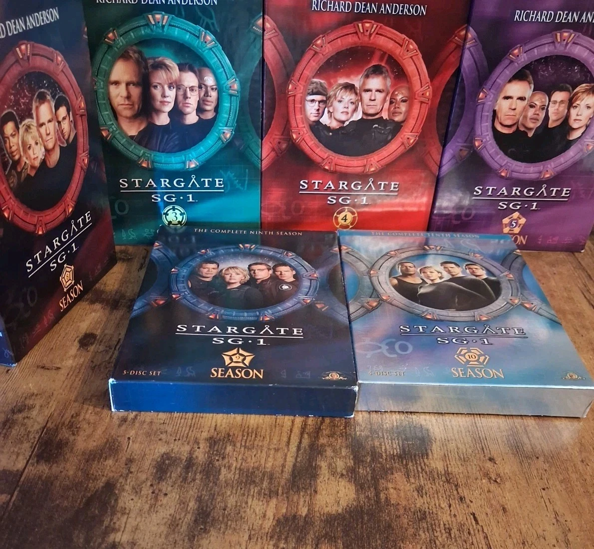 25+ Stargate SG-1 Complete Series Box Set DVDs & Blu-ray Discs for