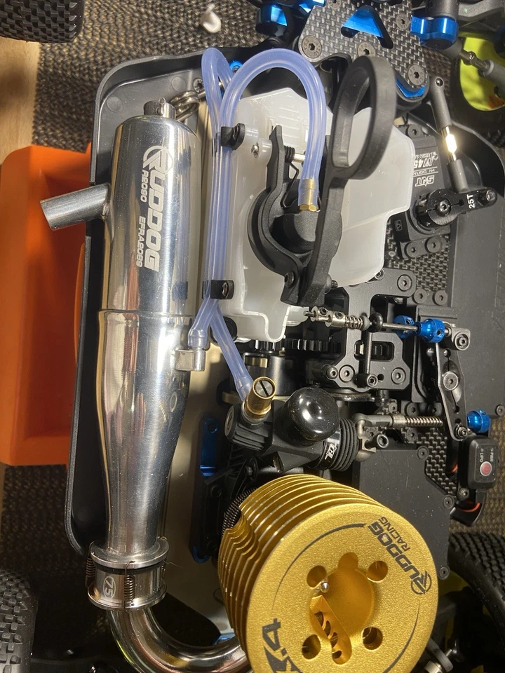 RC 8  B4.1 Associated Buggy 1:8 Nitro Neu Nur Gebaut Komplett Set mit Motor,  - Bild 3 von 4