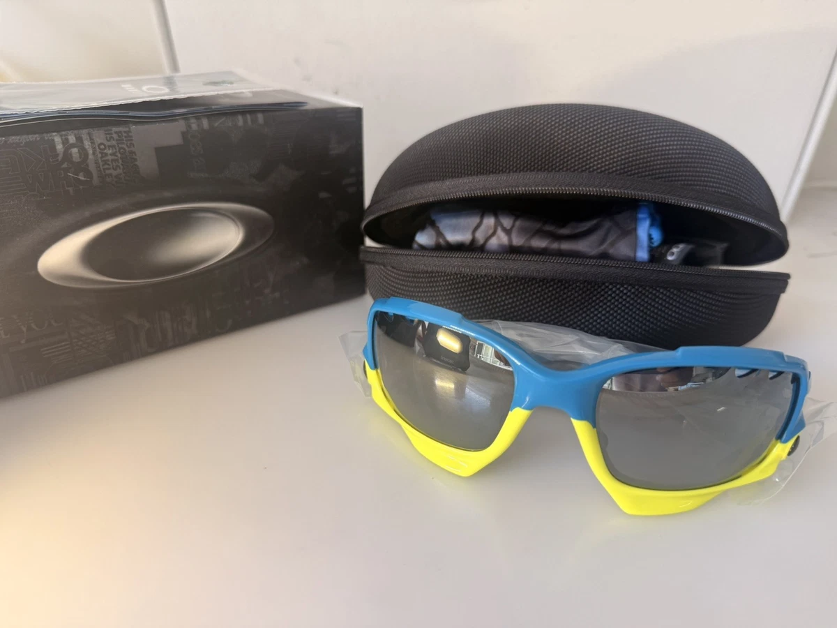 Oakley Racing Jacket Polarized Sunglasses for Men | Updated Oct 2026