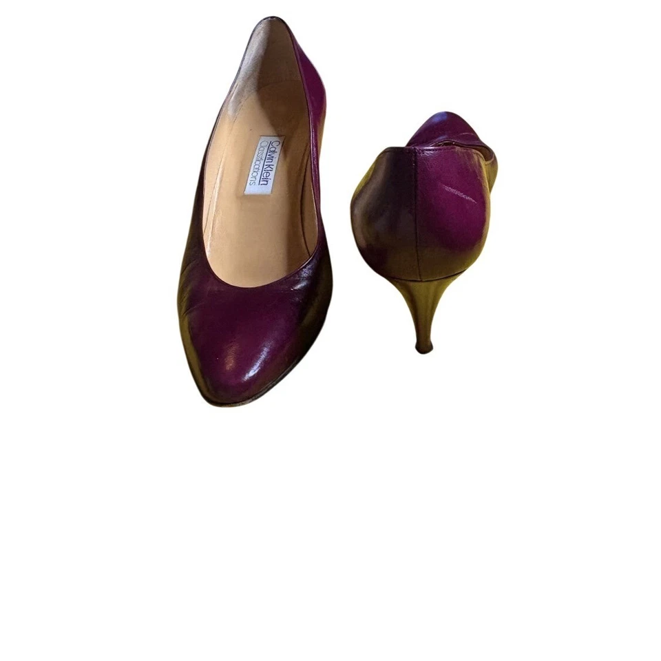 Salto Feminino Calvin Klein Vintage 9 SLIM WINE - Imagem 2 de 4