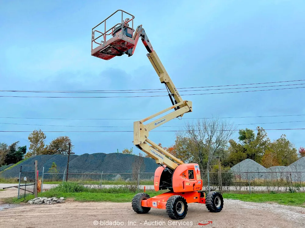 2014 JLG E450AJ 