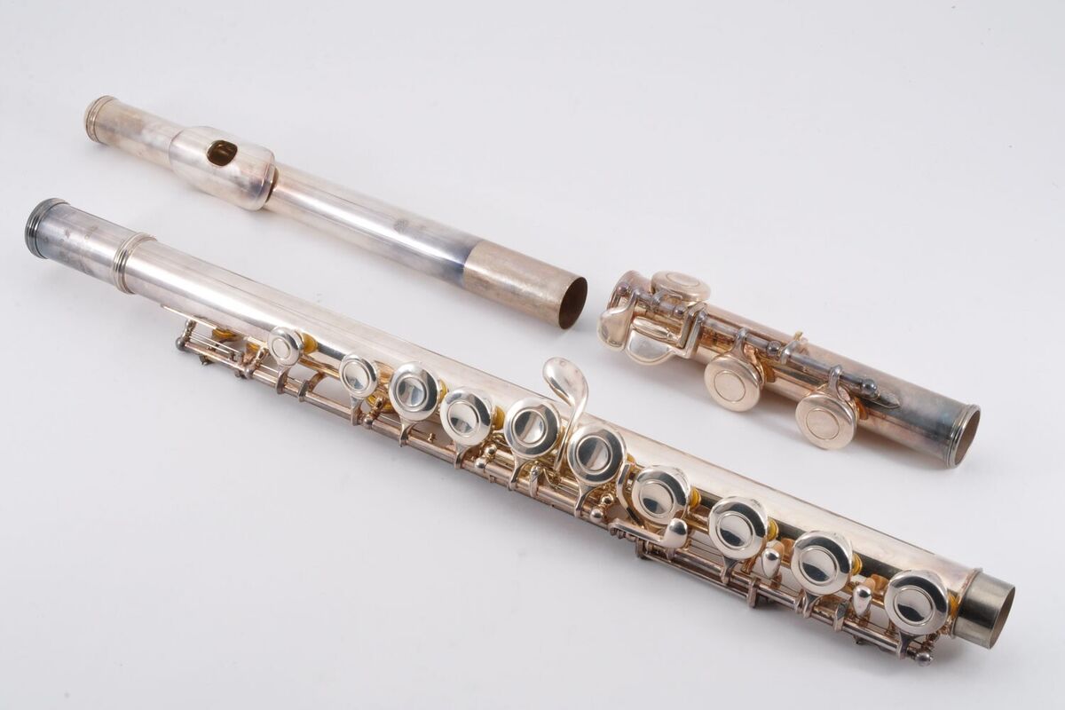Yamaha YFL-311 Flute Silver Made in Japan w/Hardcase Yamaha YFL-311 Flute Silver Made in Japan w/Hardcase