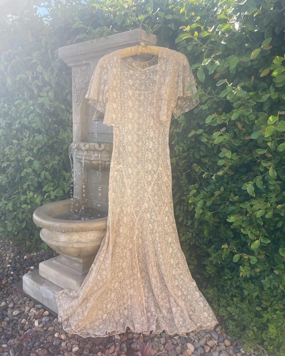 Lace flutter sleeve clearance dress