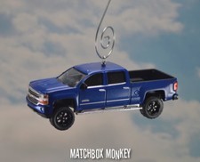 Chevy Silverado High Country 1500 2018 elevado azul camioneta adorno de Navidad