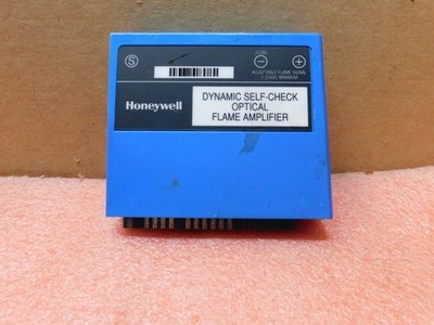 HONEYWELL Dynamic Self-Check Optical Flame Amplifier -- R7851 C 1008