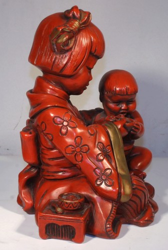 FIGURINA VINTAGE 1964 CORPO STATUARIO UNIVERSALE RAGAZZA GIAPPONESE ALIMENTAZIONE BAMBINO GESSO 904 - Foto 2 di 5