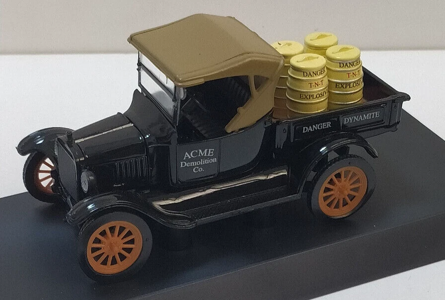 NEW RAY 1:32  DIE CAST  FORD MODEL T PICKUP 1925 ACME DEMOLITION DYNAMITE 55113A - Immagine 2 di 4