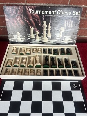 Vintage 70s E.S. Lowe Tournament Chess Set   3 1/8'' King Felted Staunton