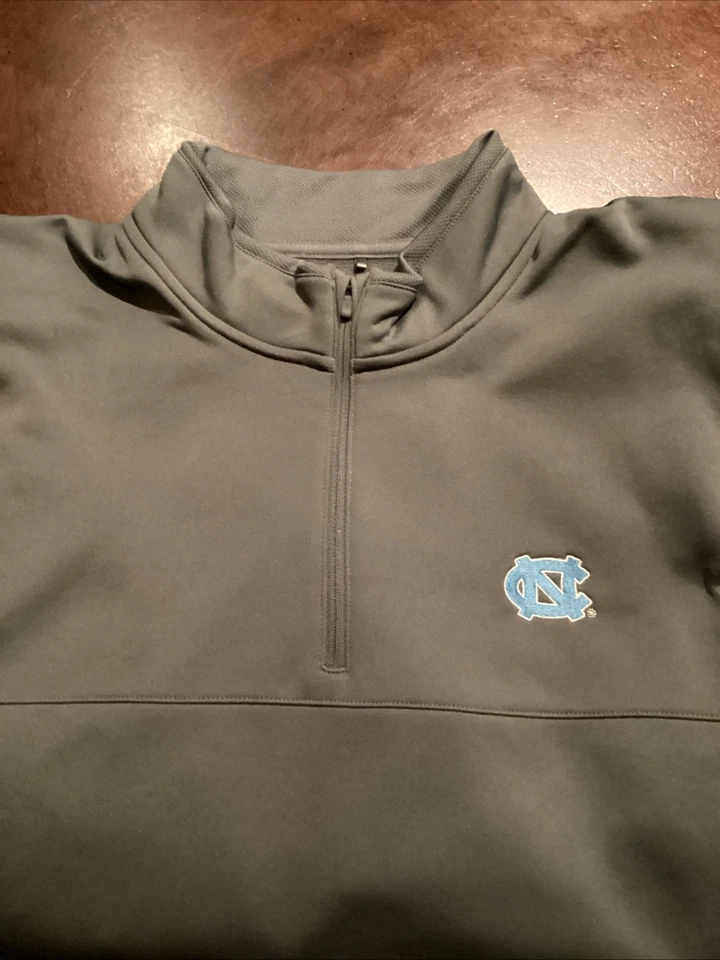Pullover de golf Nike Carolina del Norte UNC Tacones alquitranados para hombre XL Dri Fit gris usado en excelente estado Foto 3 de 4