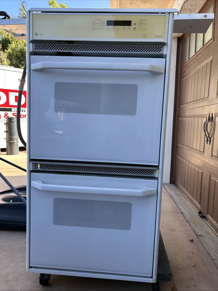 GE: Profile JKP55WOT1WW Convection Double Oven In newbury Park California - Image 2 of 4