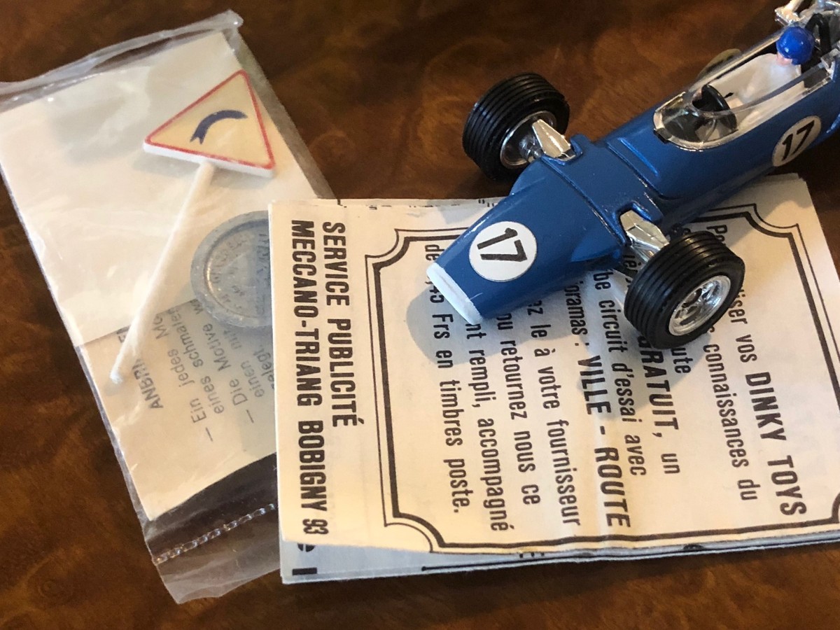 DINKY TOYS VOITURE De Course Matra V12-F1 formule 1 modele reduit jouet