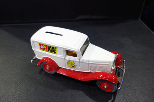 REDDY KILOWATT 1932 KG&E PANEL TRUCK DIE CAST BANK 1:25 Scale-WHITE/RED - Picture 2 of 7
