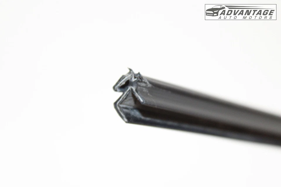 2016-2021 JEEP GRAND CHEROKEE WINDSHIELD COWL PANEL GRILLE WEATHERSTRIP SEAL OEM - Image 4 of 4