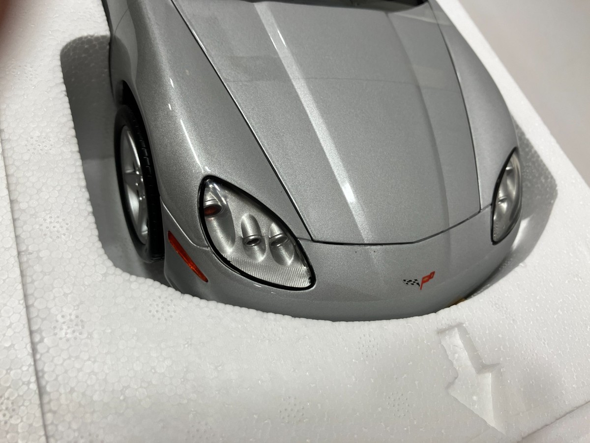 1:12 Hot Wheels CORVETTE C6 (SILVER) LIMITED EDITION die-cast
