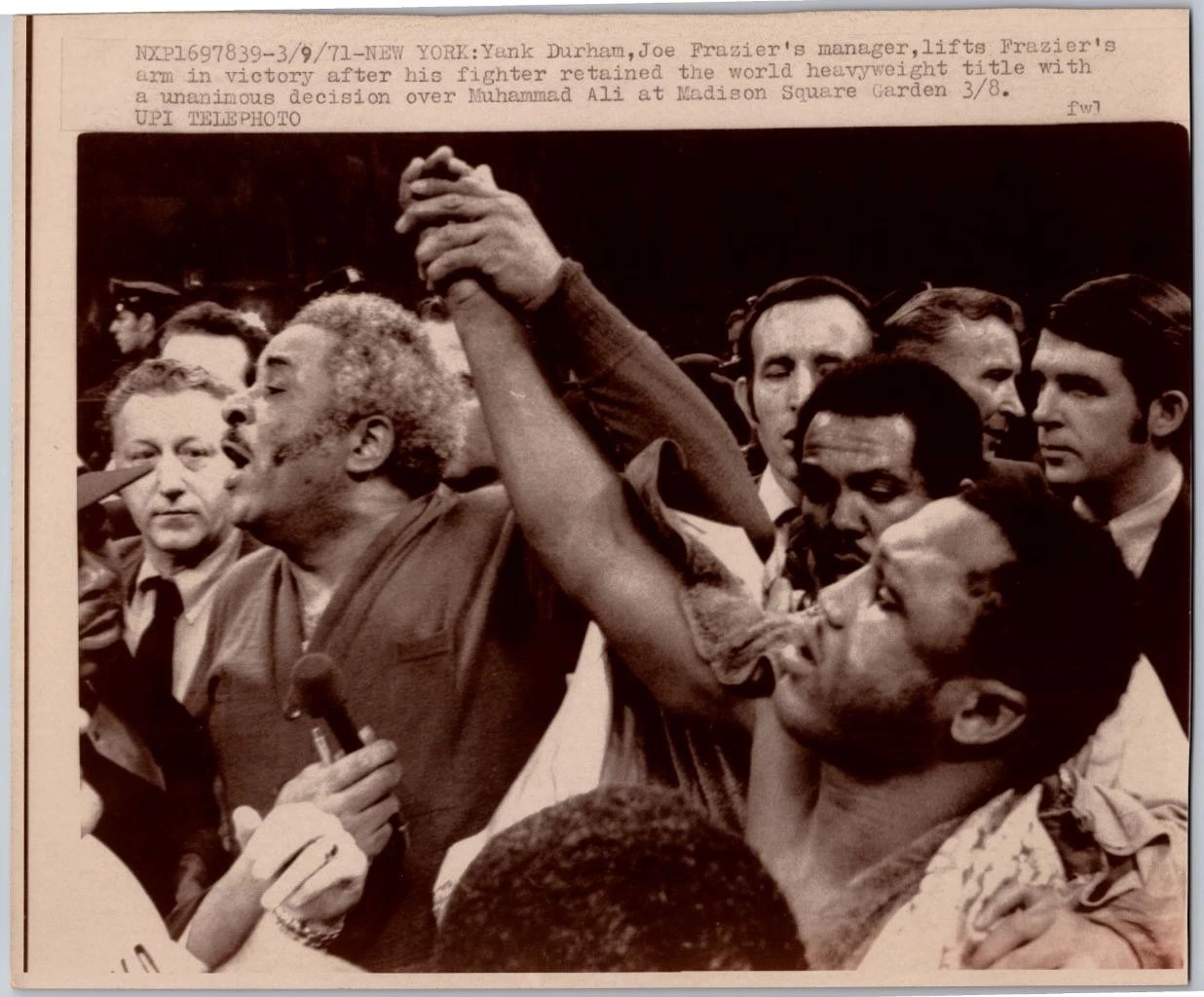 1971年 モハメド アリ vs ジョー フレイジャー ボクシングワイヤー フォト - タイプ 3 #4 - 画像1/3