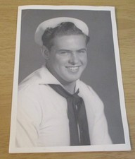 VTG 1945 WWII Portrait PHOTO US Navy SAILOR Known MAN GREAT SHOT JC