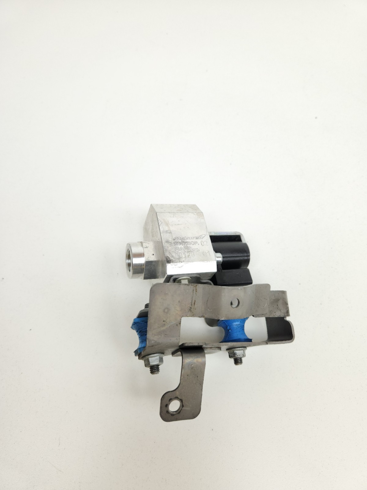 2015-2016 MCLAREN 650S SPIDER HYDRAULIC OIL VALVE BLOCK SOLENOID 11B1103CP OEM 