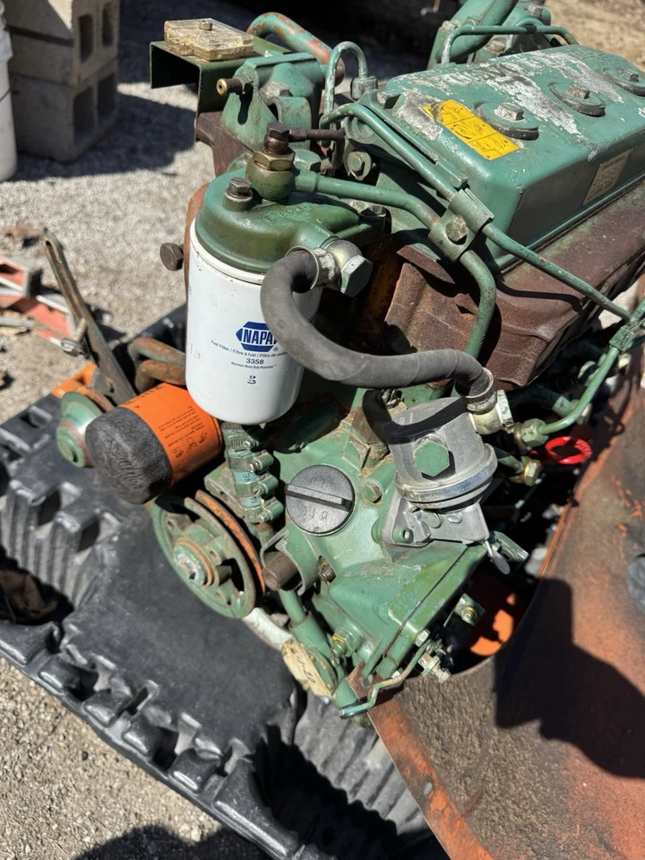 沃尔沃 Penta 型号 2003 船用柴油 3 气缸发动机发动机齿轮箱 伊利诺伊州 — 第 2/4 张图片