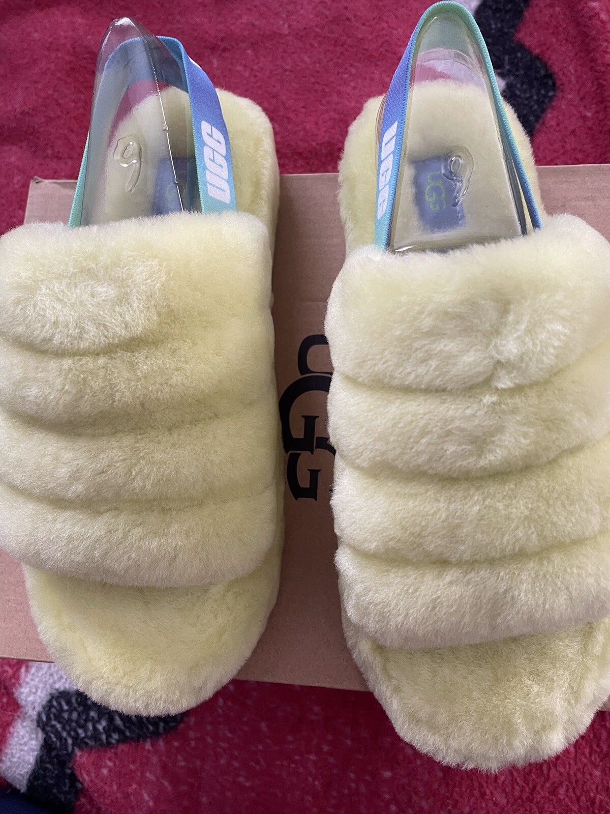 PANTOFOLA D’ORO Scivoli Ugg Fluff Yeah gialli big girl taglia 6 donna taglia 8 nuovi con scatola **VEDI TUTTI I MIEI ARTICOLI**