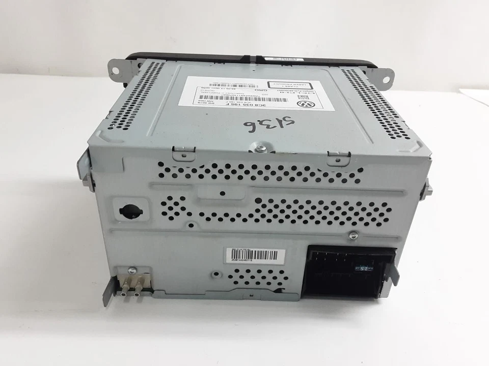 Volkswagen Touran 2010-2015 Radio Autoradio 3C8035195F - Bild 2 von 4