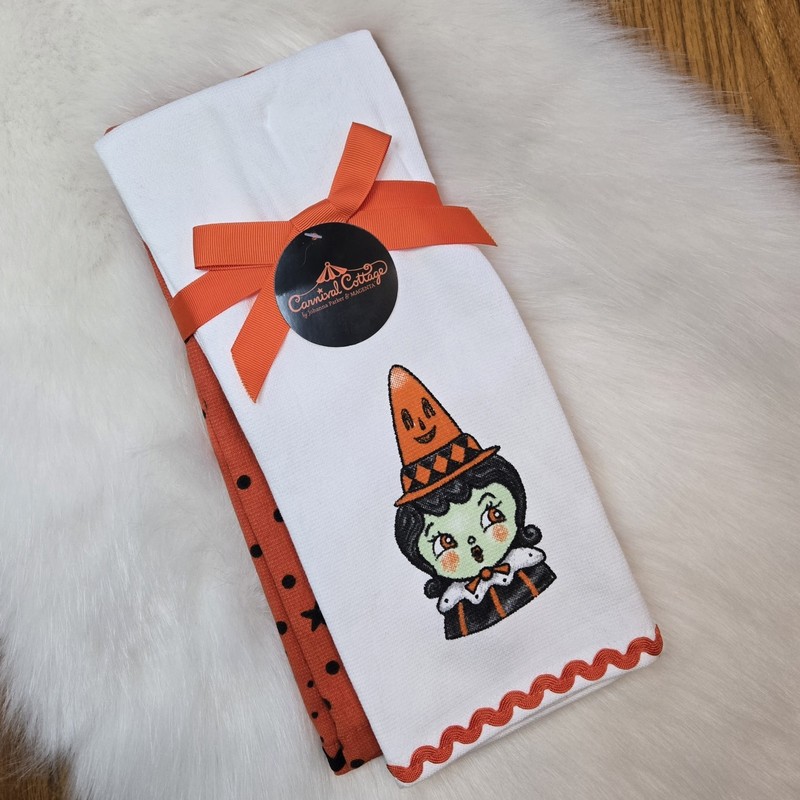 NWT Johanna Parker Carnival Cottage Tea Towel Set Witch Stars Halloween Retro
