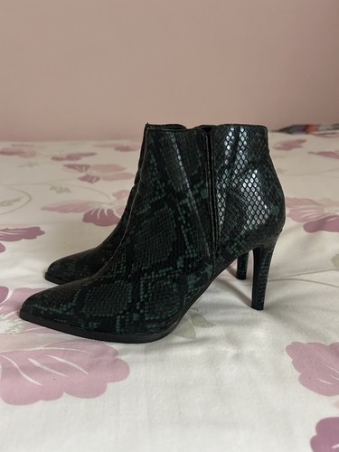 Botines Vero Moda verde y negro piel de serpiente talla 3 - Imagen 4 de 7