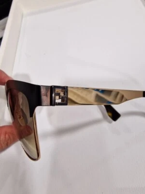 Lunettes de Soleil Fendi Authentiques - CommeNeuves - Modèle - Style Luxueux et - Photo 1/4