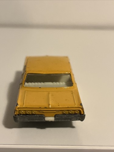 Vintage Lesney Matchbox Series Yellow Chevy Impala Taxi No. 20 1968 - Picture 4 of 6