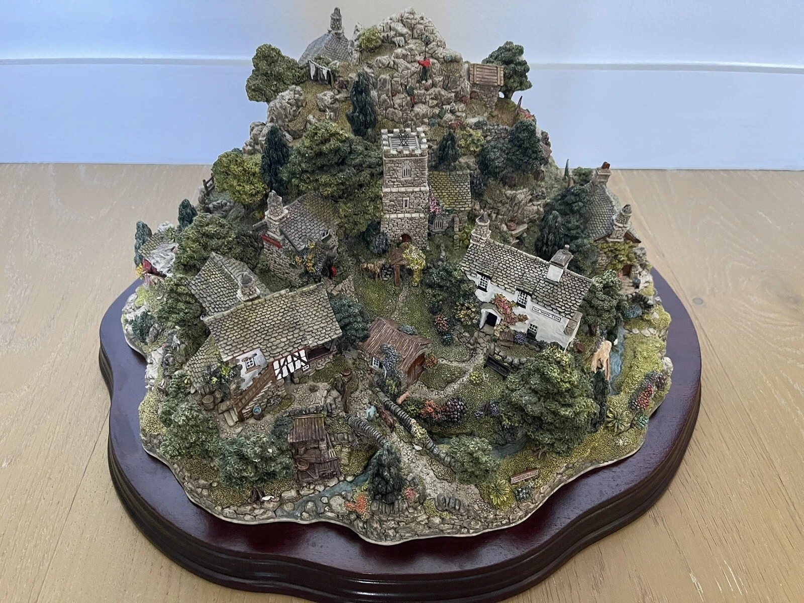 Picture 1 of 8