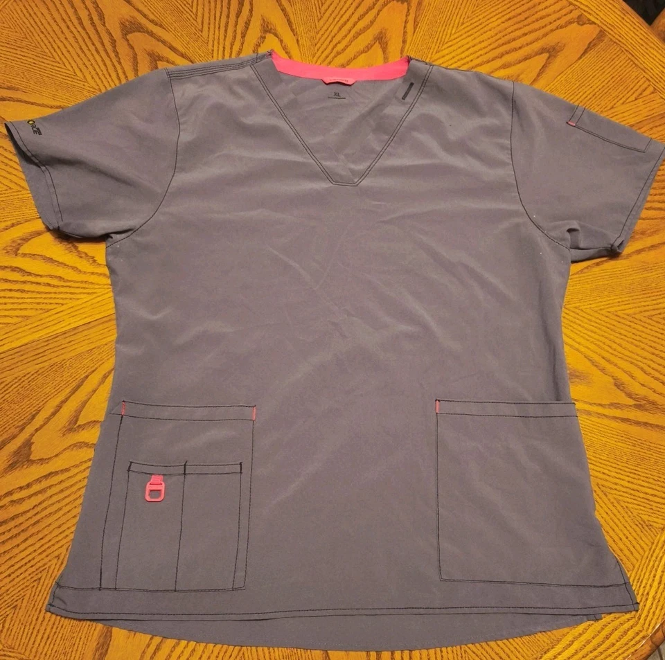 Women’s Carhartt 2Pc Outfit Scrubs Uniform Size Medium Gray Pink Pockets  - Image 2 of 4