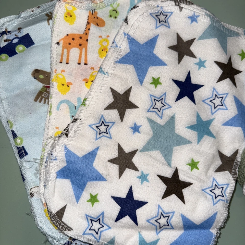 Nuevo sin etiquetas enorme lote de 16 paños para eructar + par de botines Foto 2 de 3