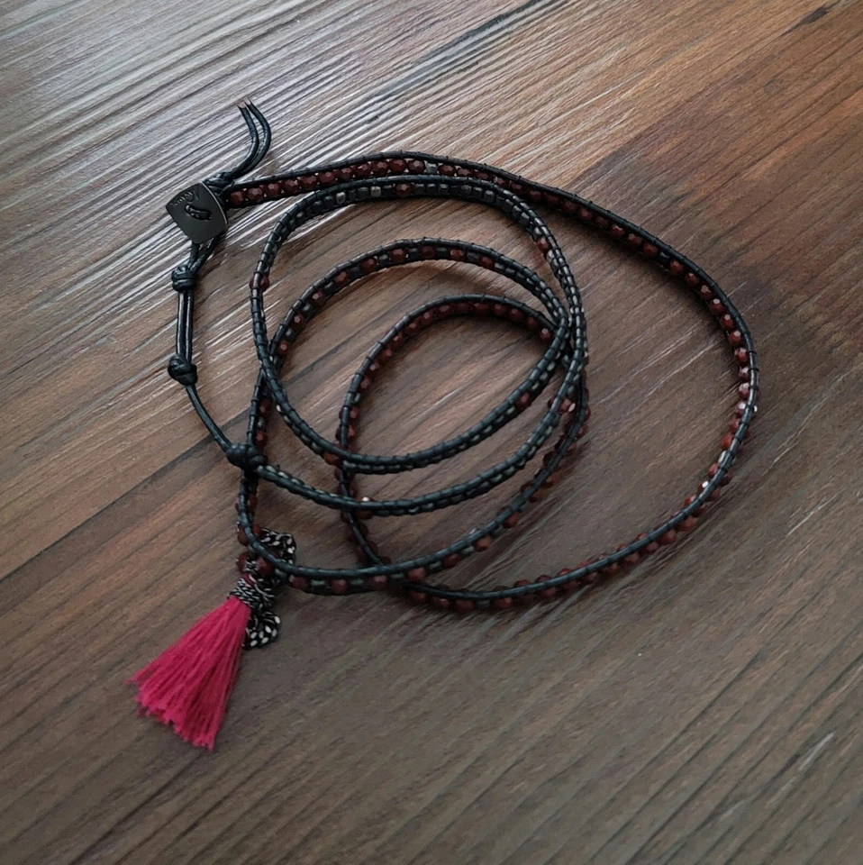 NUEVO SIN ETIQUETAS NACAMOL CHICAGO × ANTHROPOLOGIE CUERO ABRIGO CUENTAS CON BORLA PULSERA Foto 2 de 4