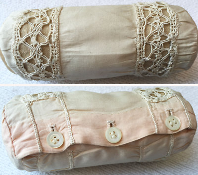Lit Berceau Bois Style Basque/breton Pour Poupée - Avec Matelas, Linge Brodé Et Poupon