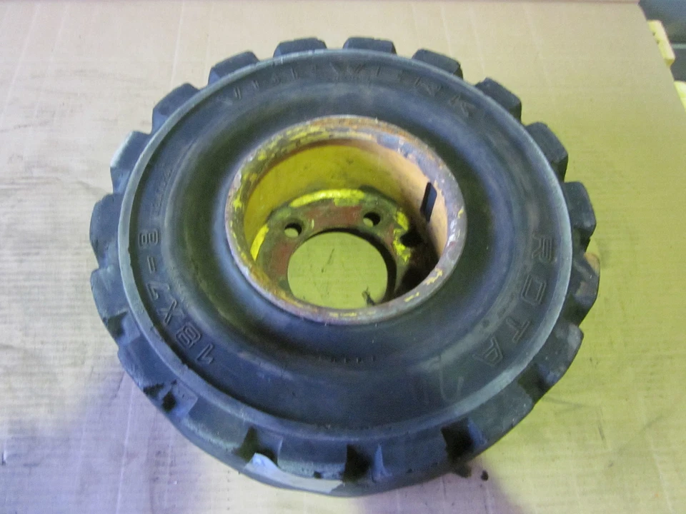 24) 1 Stück  Staplerreifen Vollgummireifen  18 x 7 - 8 inkl. Felge  - Bild 2 von 2