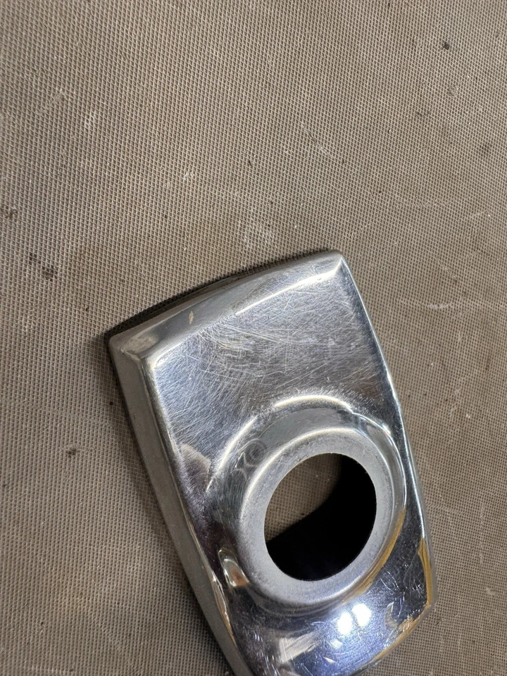 Ford Galaxie Fairlane Mustang 1965-1977 guardabarros base bisel Torino OE Foto 4 de 4