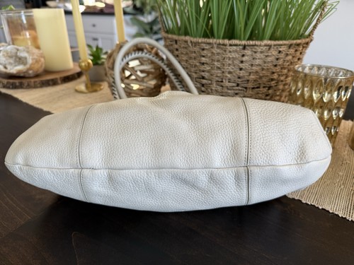 Bolso de Mano/Cartera Interior Flor Brighton Cuero Guijarro Crema Negro Punto Látigo - Imagen 5 de 24