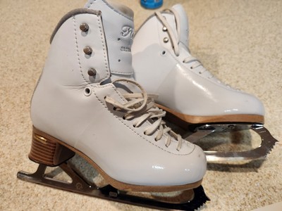 3.5 Wide Flex by Jackson figure skates with 8.5'' Coronation Ace Lite blades