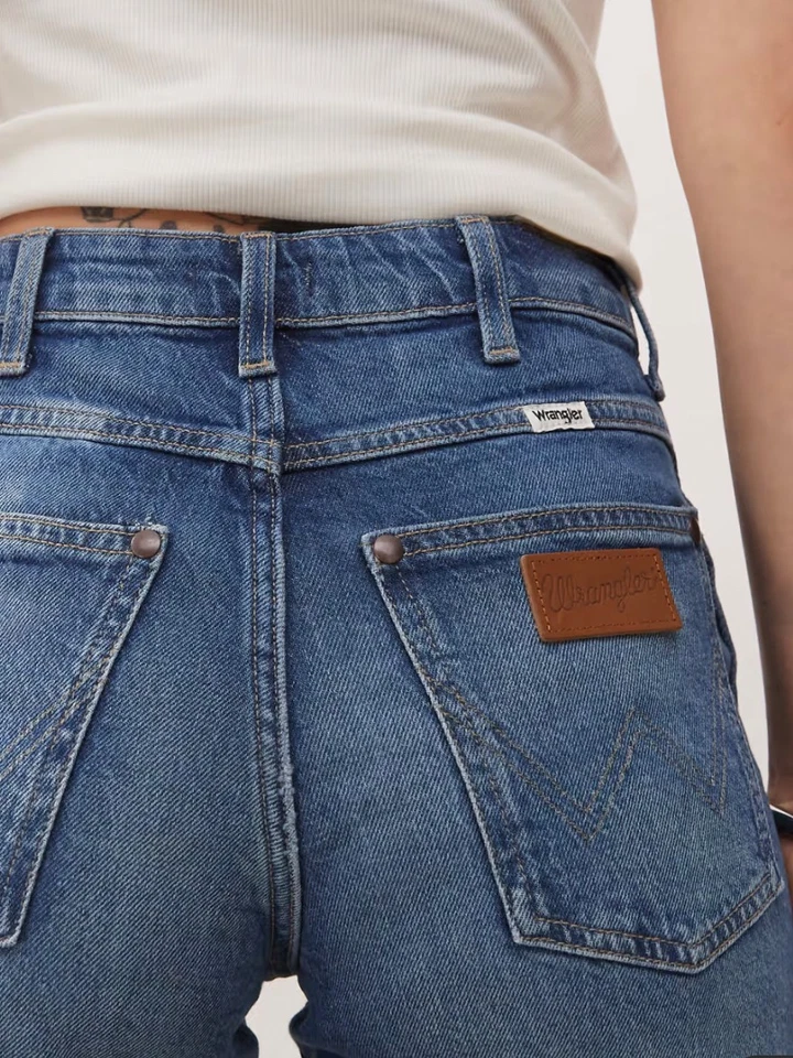 Wrangler - Short En Jean Pour Femme Coupe Détendue - Cowboy Short 5 Inch - Photo 4/4